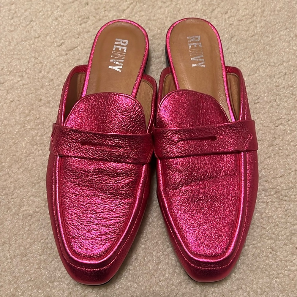 Renvy Metallic Fuschia Leather Loafer Mules Size 5 Made in Spain EUC